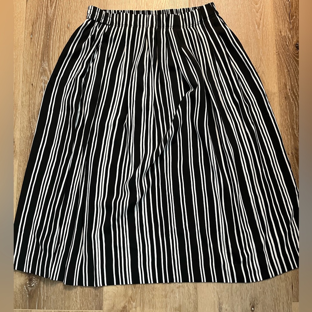 H&M Black & White Midi Skirt